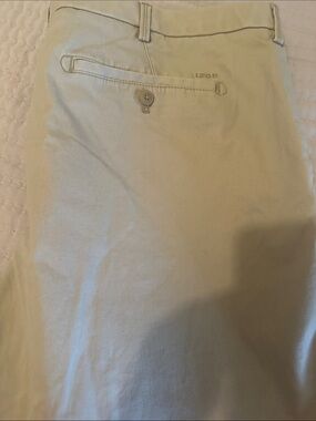 Izod Saltwater Stretch 42 Men's Flat Front Shorts in Khaki Perfect